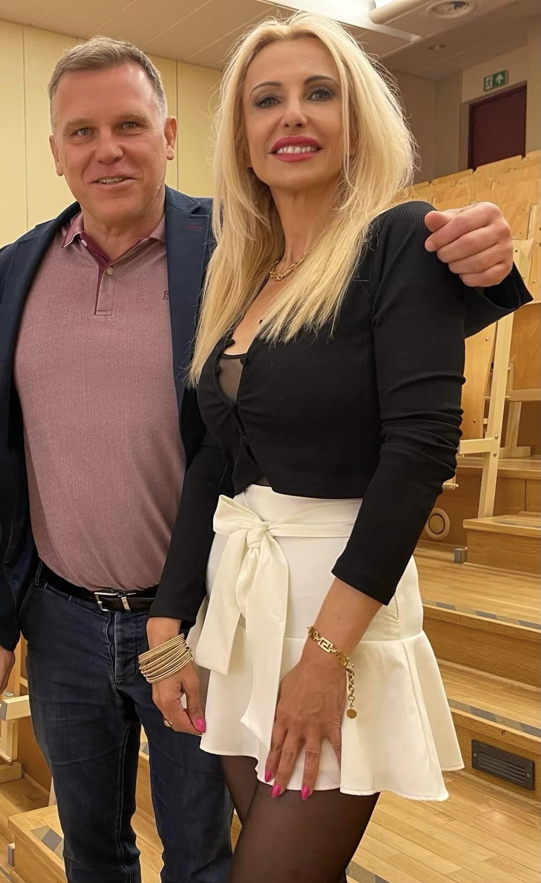 Pani prezes nosi mini [GALERIA]