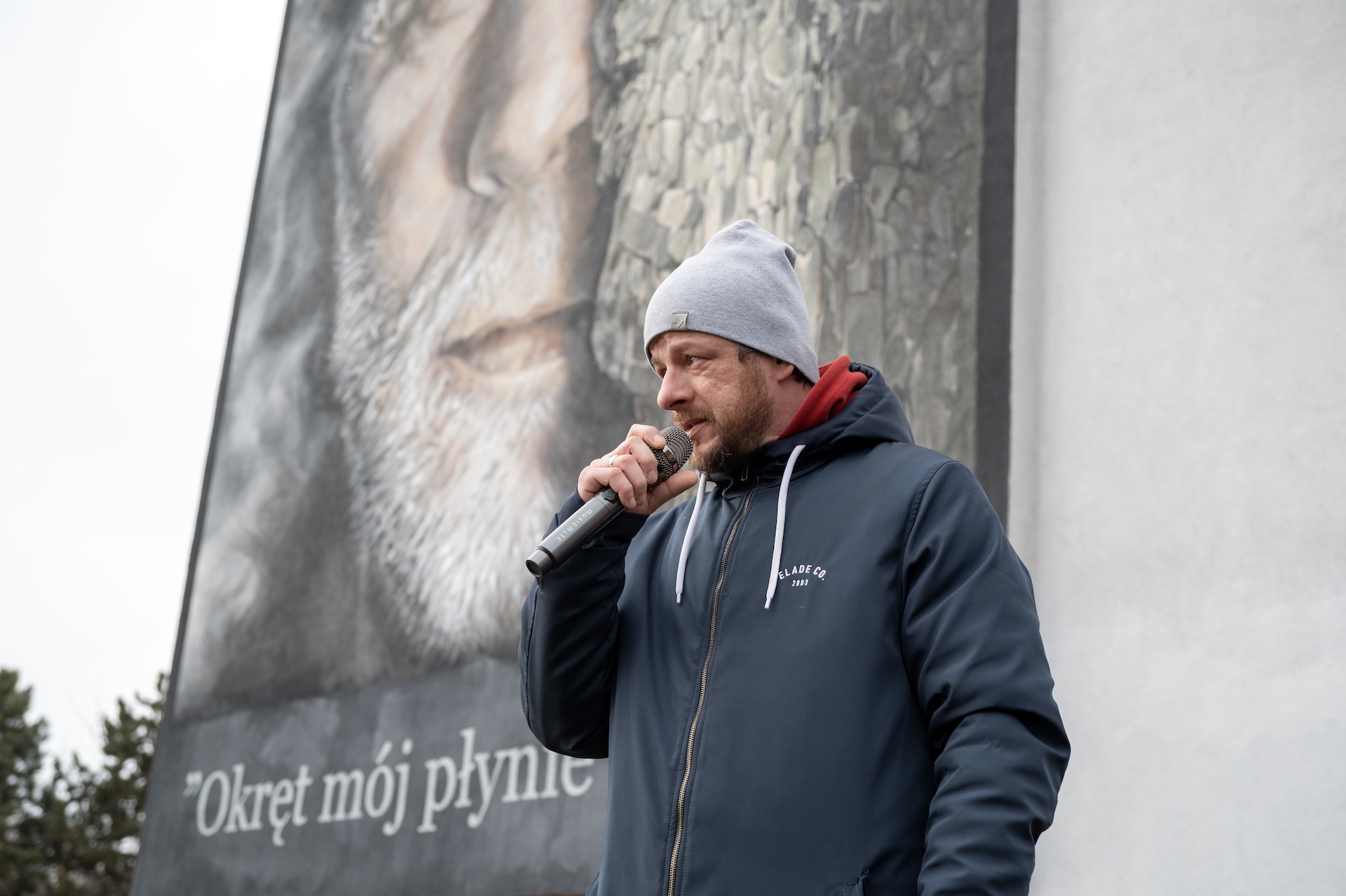  Mural oficjalnie odsłonięty, czyli Romanowi się…