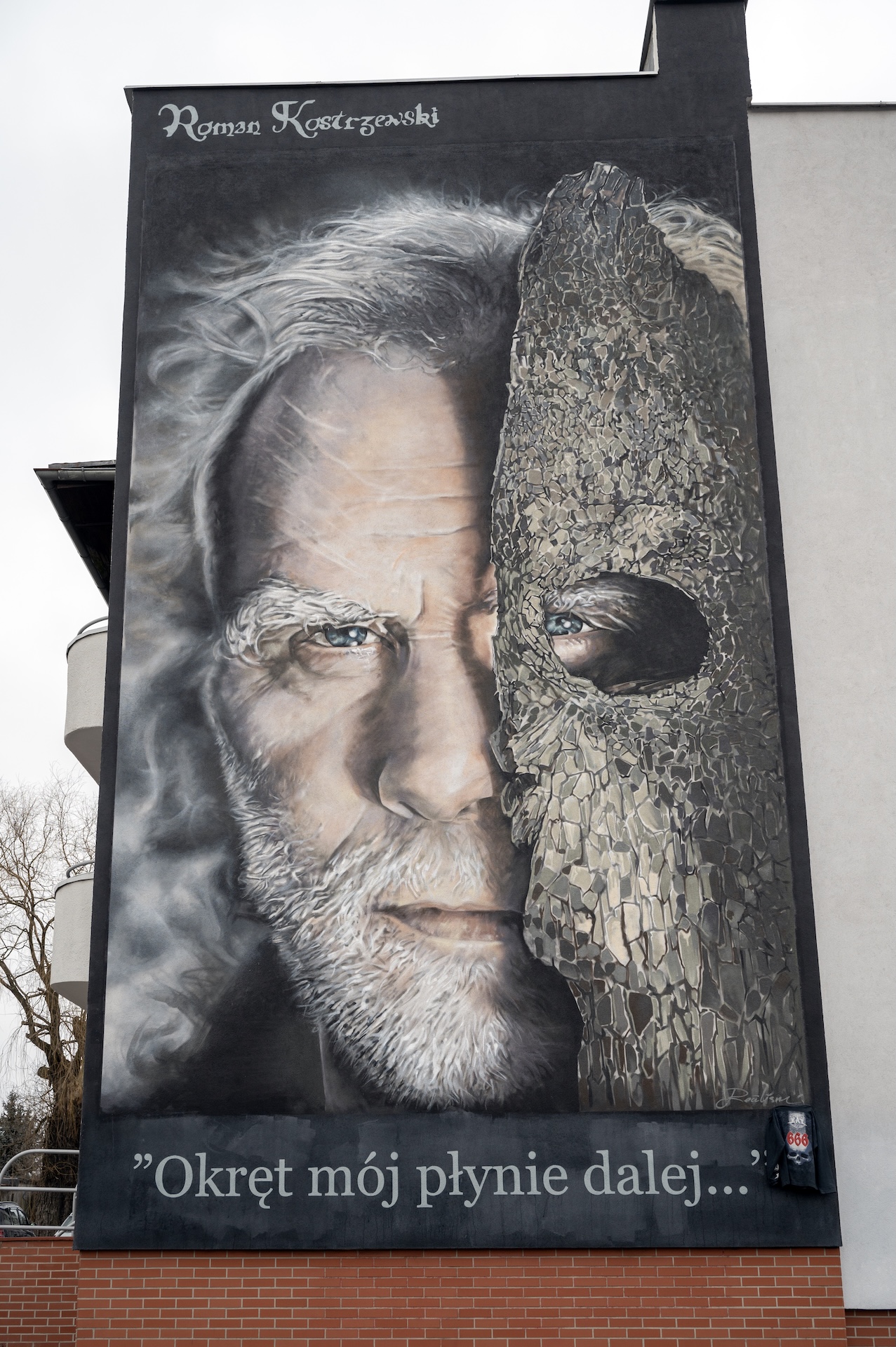  Mural oficjalnie odsłonięty, czyli Romanowi się…