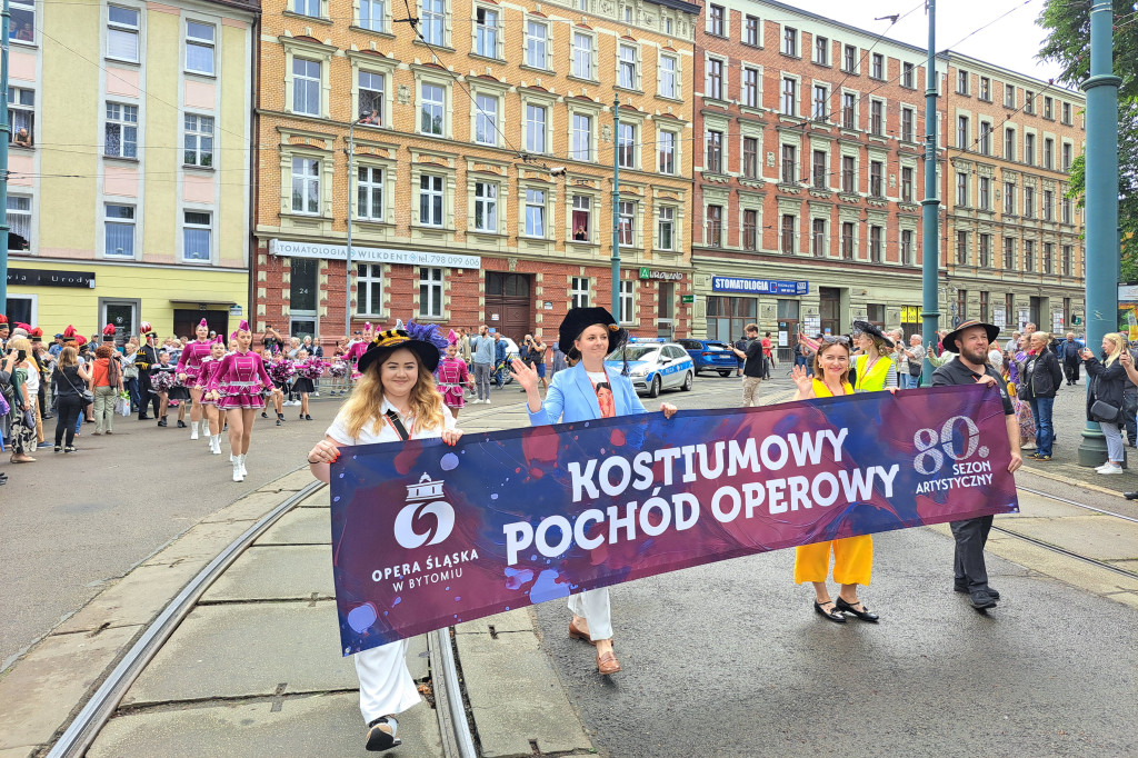 Operowy pochód przez Bytom