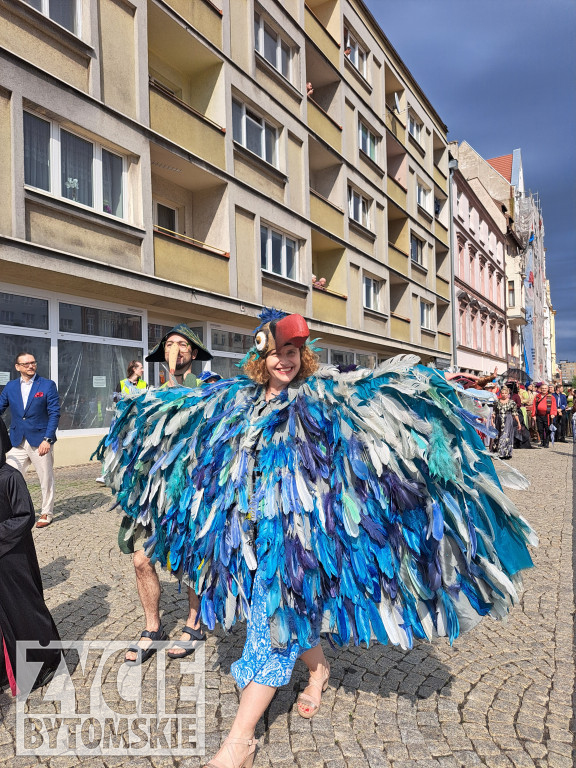 Operowy pochód przez Bytom