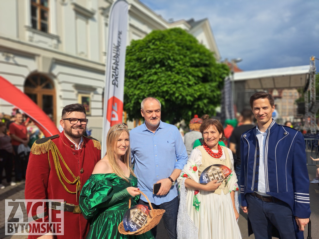 Operowy pochód przez Bytom