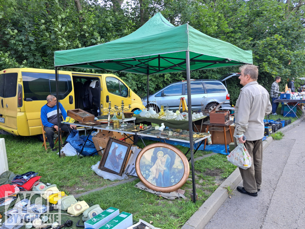 Na bytomskim jarmarku staroci