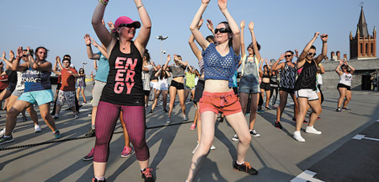 Tańczyli zumbę na gorącym dachu