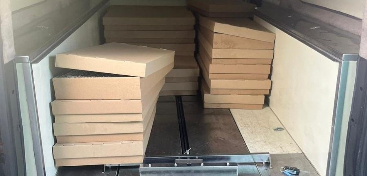 Papierosy bez akcyzy przewozili karawanem [GALERIA ZDJĘĆ]