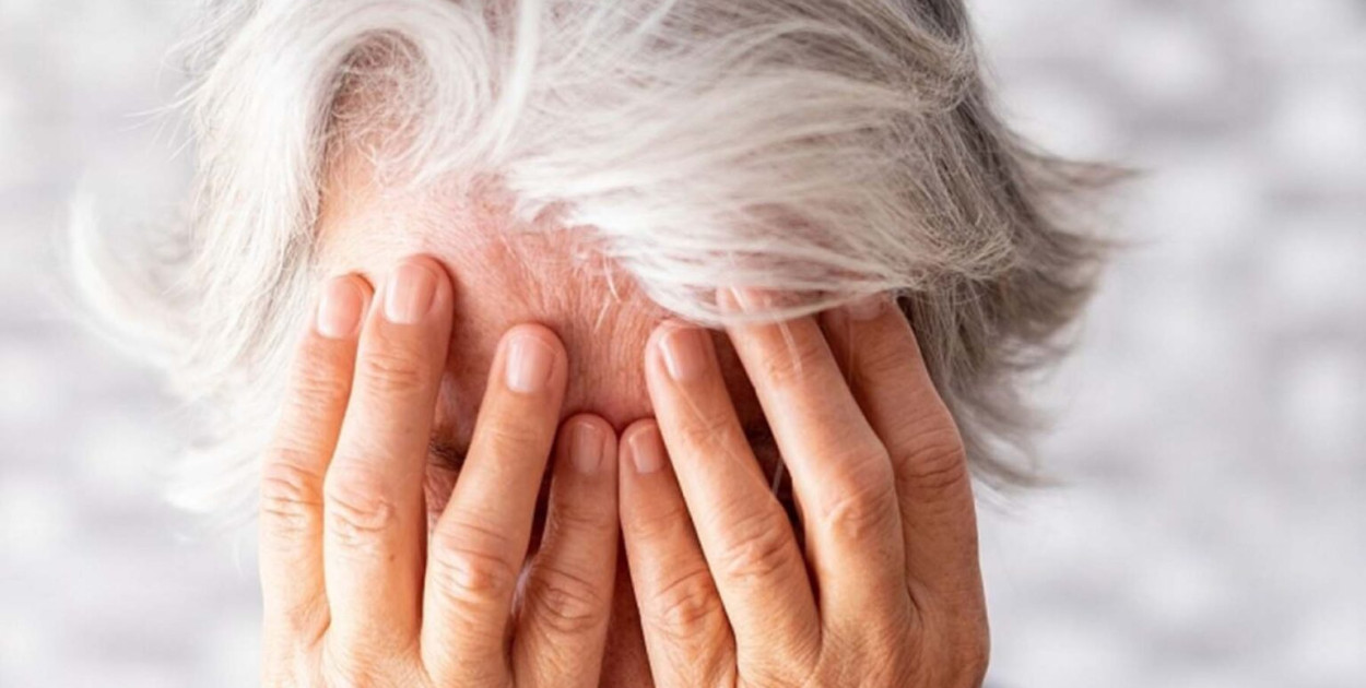 Policja szuka oszustów, którzy okradli starszą kobietę