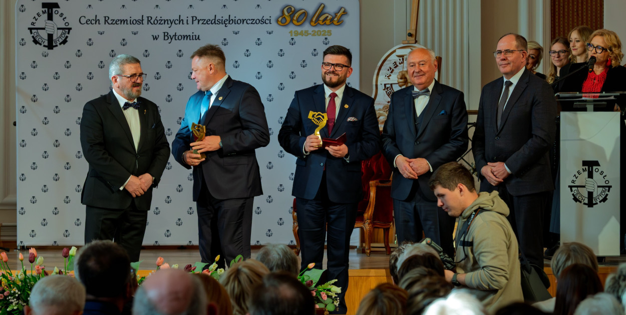 Rzemieślnicy odbierali i rozdawali nagrody 