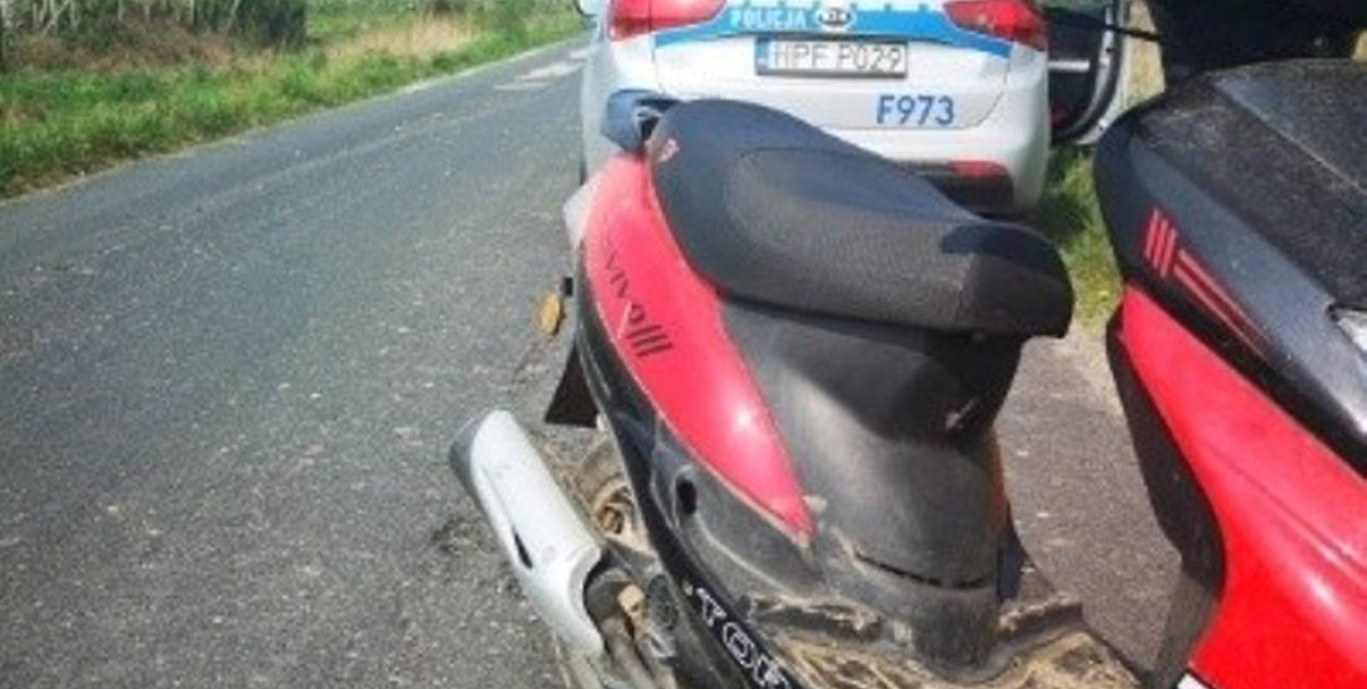Policja ruszyła w pościg za nastolatkami na skuterach