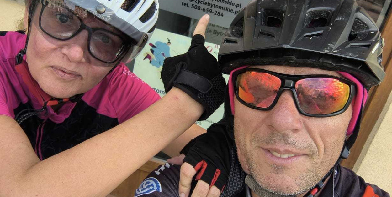 Damian Wieczorek i Justyna Kurzuńska z Katowic dojechali na rowerach w 45 minut