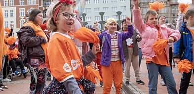 Wspólnie zatańczyli na Rynku w Dniu Godności-28261