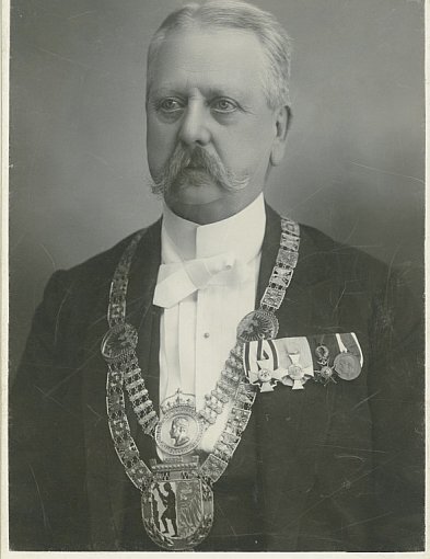 Pomniki i podobizny-28318