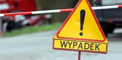 Samochód dostawczy zderzył się z tramwajem-28337