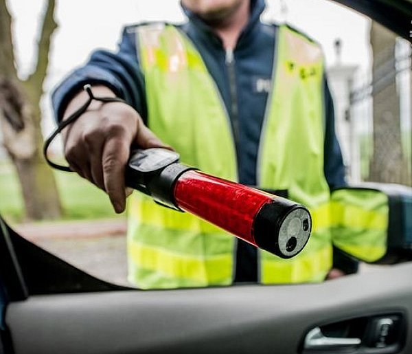 Jechali po pijanemu na czterech i dwóch kołach -28834