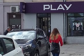 Play na celowniku UOKiK. Chodzi o pieniądze ściągane z kont klientów-28850