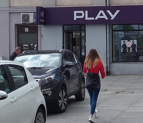Play na celowniku UOKiK. Chodzi o pieniądze ściągane z kont klientów-28850