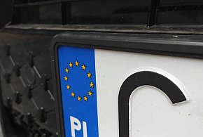Rejestracja auta przez internet i koniec z przynoszeniem tablic. Rząd przyjął...-28943