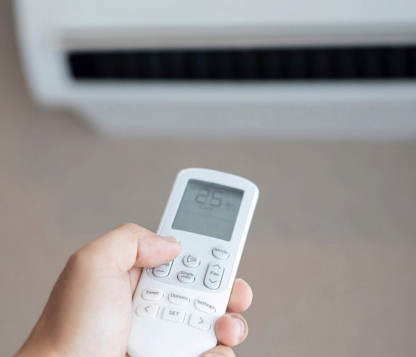 Chłodzisz się klimatyzacją? Oto, co najczęściej robią źle Polacy-28942