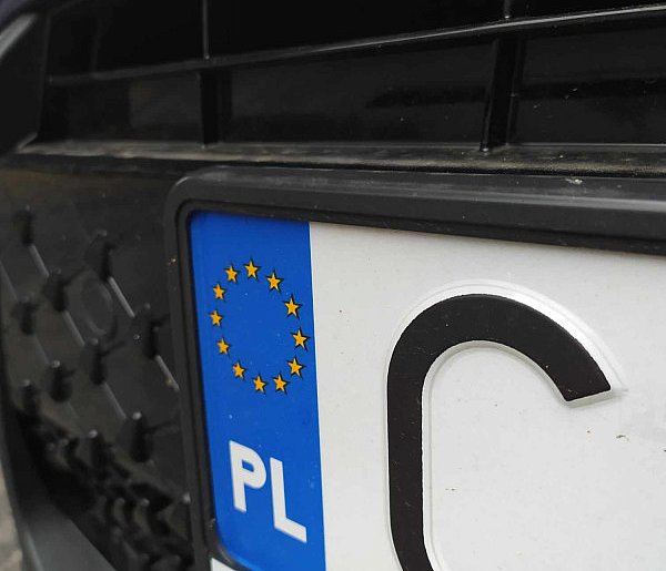 Rejestracja auta przez internet i koniec z przynoszeniem tablic. Rząd przyjął...-28943