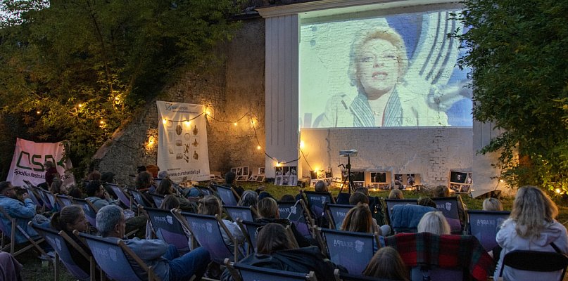 Kino pod chmurką przyciąga widzów - 29069