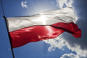 Flaga i hymn na nowo? Rząd chce korekty przepisów dot. symboli narodowych-29086