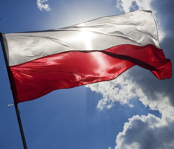 Flaga i hymn na nowo? Rząd chce korekty przepisów dot. symboli narodowych-29086
