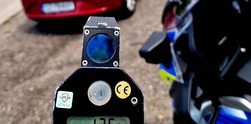 Gnał przez miasto 126 km/h! - 29283