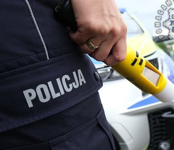 Pijany pirat drogowy pędził przez miasto-29341