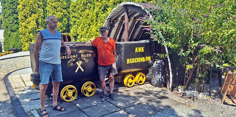 Dawni górnicy odnawiają kapliczkę swej patronki - 29362