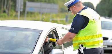 Jechał bez prawa jazdy i po pijanemu-29479
