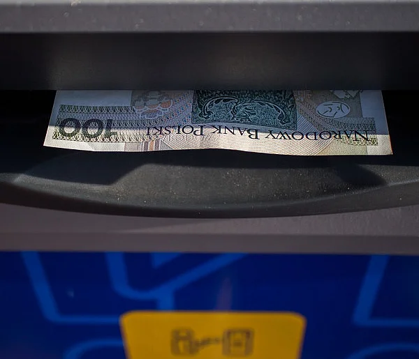 Nowy cennik usług bankowych. Klienci zapłacą więcej już od listopada-29482