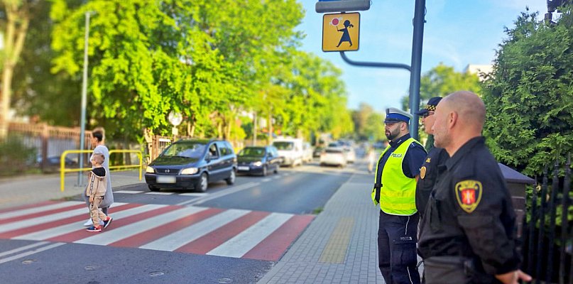 Zaczyna się szkoła, będzie więcej policjantów  - 29730
