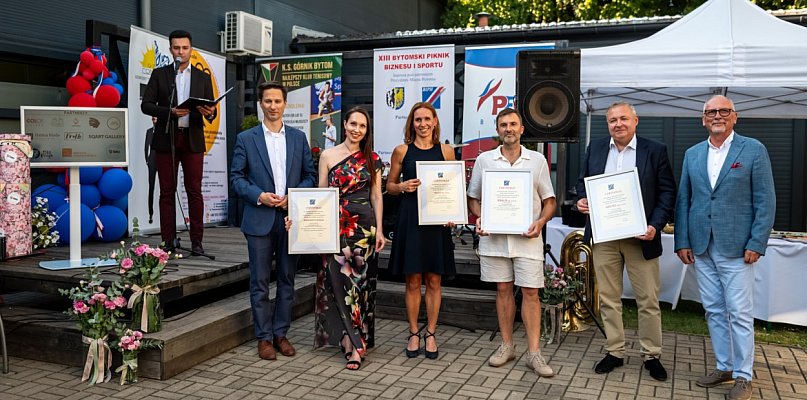 Biznesmeni i sportowcy świętowali na kortach  - 29742