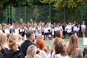 Nowy rok szkolny wystartował. Co się zmienia od 1 września?-29756