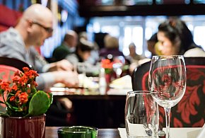 Posłowie chcą zmian w restauracjach. Gratis dla każdego gościa-30119