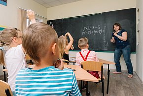 Nowy przedmiot szkolny dzieli Polaków. Kluczowa data właśnie nadeszła-30125