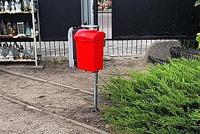 Widzisz taki pojemnik na cmentarzu. Oto, do czego służy-30598