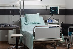 Lek wycofany z powodu zanieczyszczeń. W środku znaleziono fragmenty szkła-30715