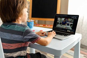 Popularni influencerzy mogą mieć kłopoty. Treści dla dzieci budzą kontrowersje-31067