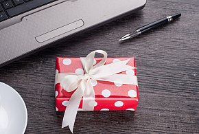 Świąteczna paczka może stać się problemem. Skarbówka patrzy z ukrycia-31391