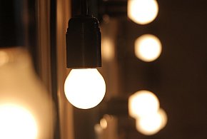 Rachunki za prąd pójdą w dół. Rząd usuwa opłatę doliczaną od lat-31401