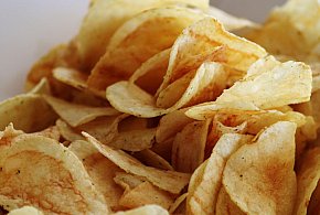 Podatek tłuszczowy uderzy w przekąski? Posłowie pokazują projekt-31660