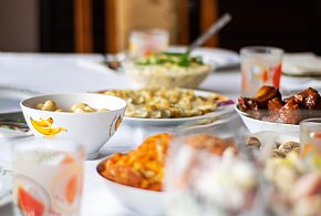 Polacy znów sięgną głębiej do kieszeni. Tyle wydają na świąteczne jedzenie-31744