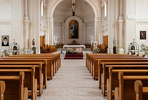 Miliony na Kościół w 2026 roku. Państwo co roku dokłada do duchownych-32037