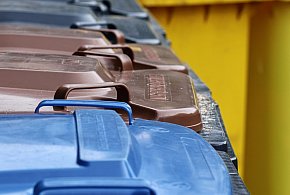 Fioletowe worki na odpady. Oto, co powinno tam trafiać-32274