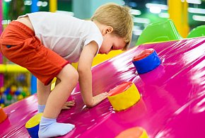 Zostawiasz dziecko w sali zabaw? Urząd wykrył poważne uchybienia-32393