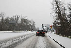 Poważne zagrożenie na drogach. Kierowcy często o tym zapominają-32407