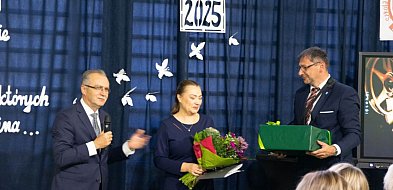 Szkoła na swe urodziny rozdała serca-30791