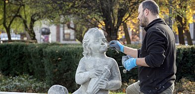 Odnawiają fontannę-30947