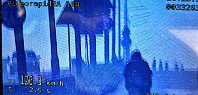 Pędził 126 km/h na motocyklu przez miasto-30956