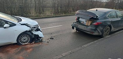 Auta zderzyły się na ulicy Knosały-31611